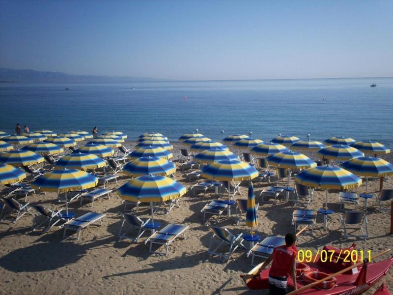 Hotel Poseidon Кориляно Калабро Екстериор снимка