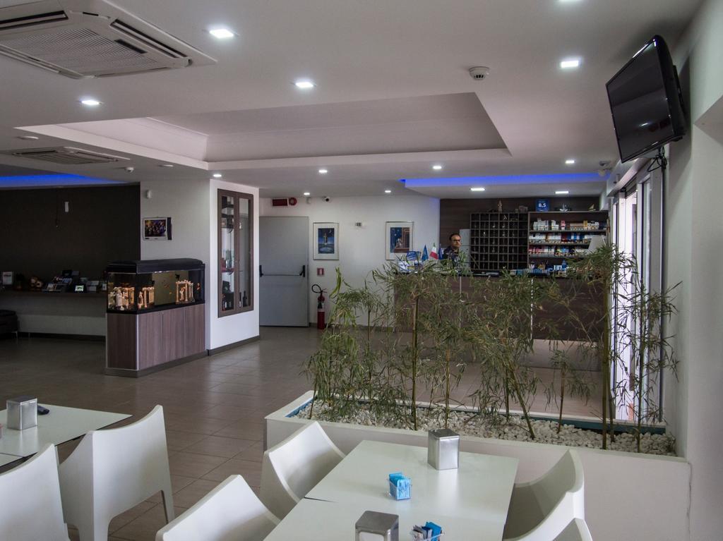 Hotel Poseidon Кориляно Калабро Екстериор снимка