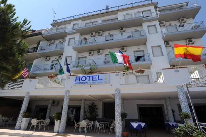 Hotel Poseidon Кориляно Калабро Екстериор снимка